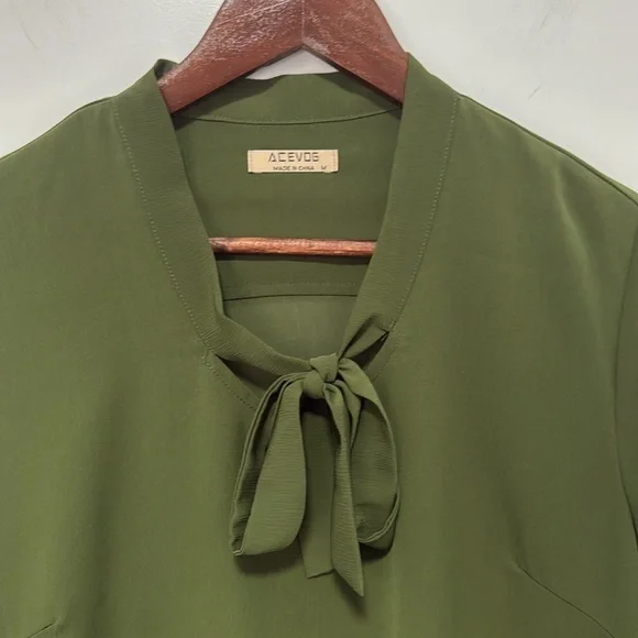 ACEVOG Women’s Long Sleeve Army Green Blouse with Bow size Medium - Picture 2 of 4